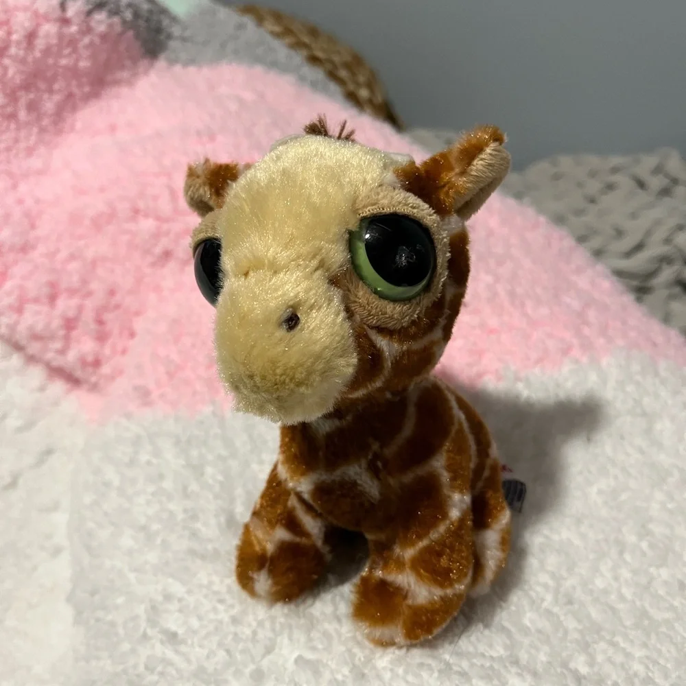 Adorable Plush Giraffe - Picture 2 of 4